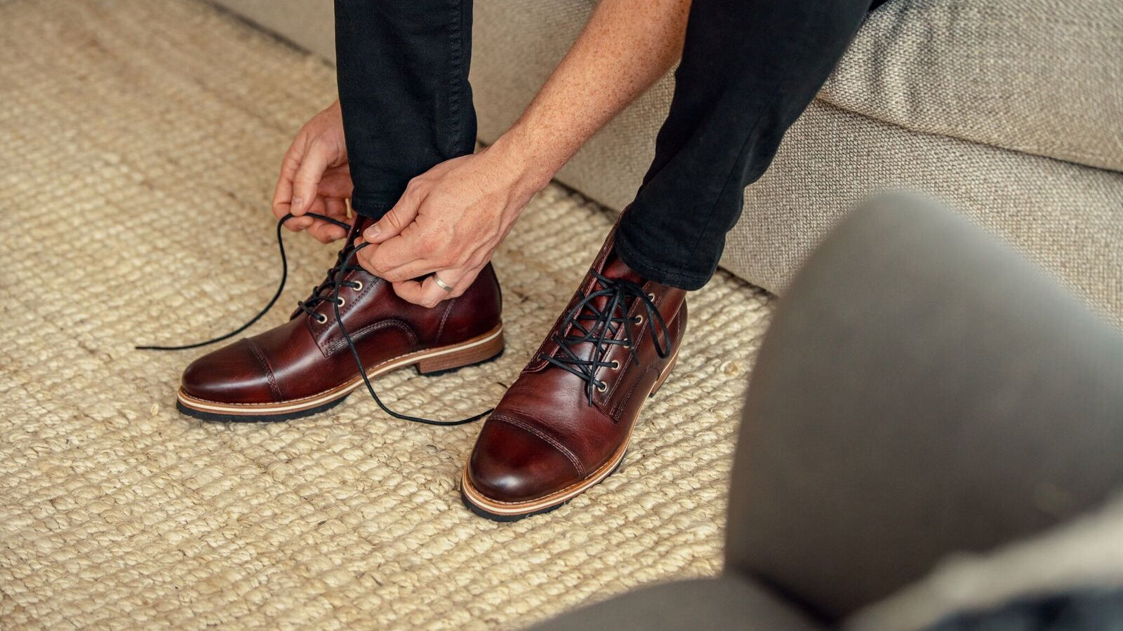 Lacing up footwear with a good size.
